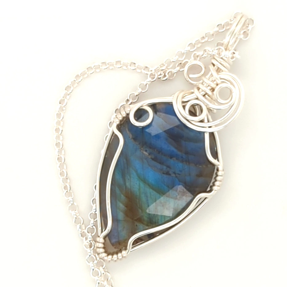 Labradorite pendant