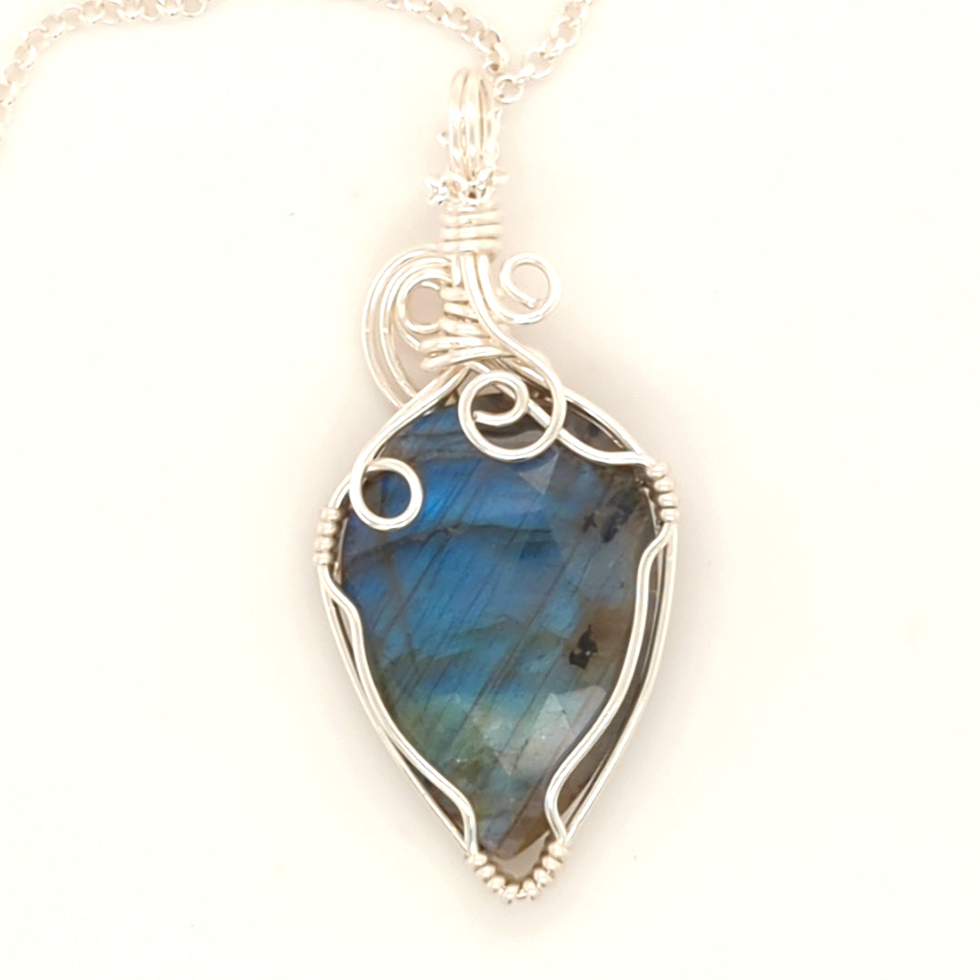 Labradorite pendant